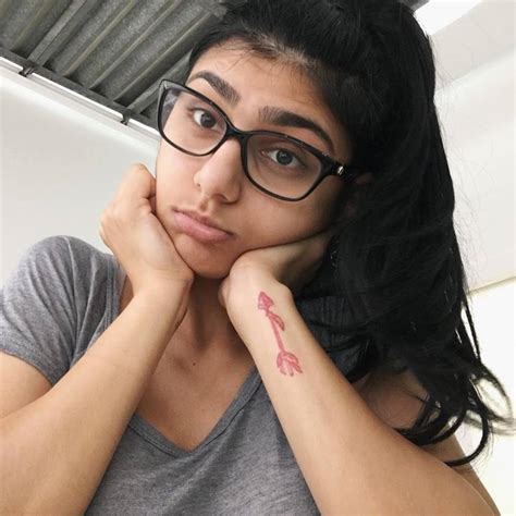 Former adult star of Lebanese origin Mia Khalifa is an avid social media user who keeps treating her millions of fans with pictures and videos from her. . Mia khalifa last video